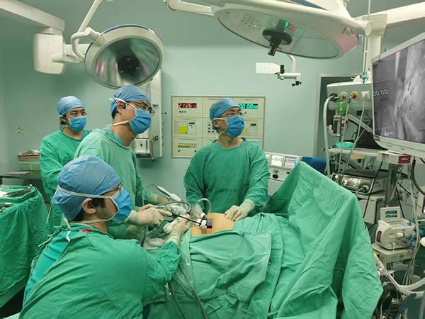 Beijing Chaoyang Hospital: Solving a BMI 43.8 Giant Hernia Crisis via Staged Surgery